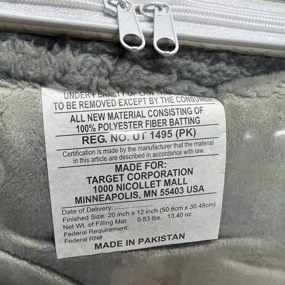 Reversible, comforter, sham, throw, pillow, black out curtains, - Picture 9 of 11